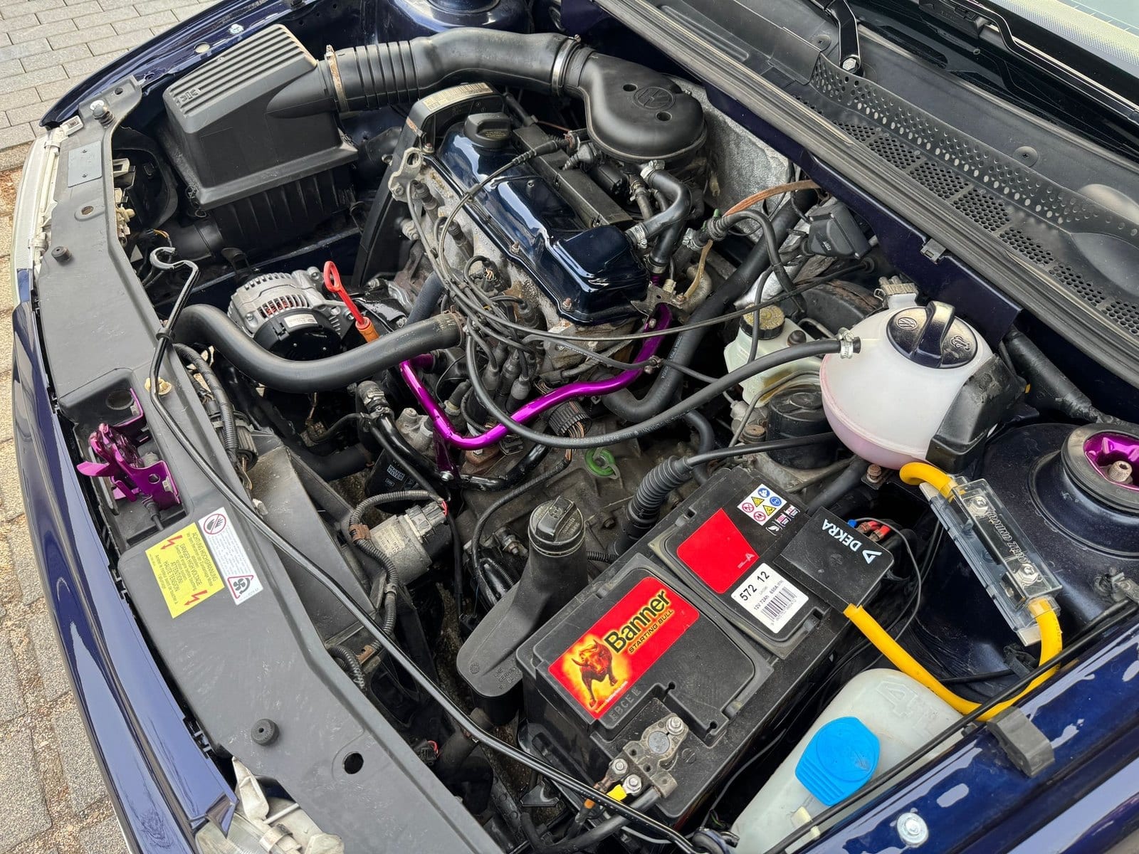 Motorraum-Detail eines Klassikers — Pflege- und Wartungszustand fließen in die Bewertung ein
