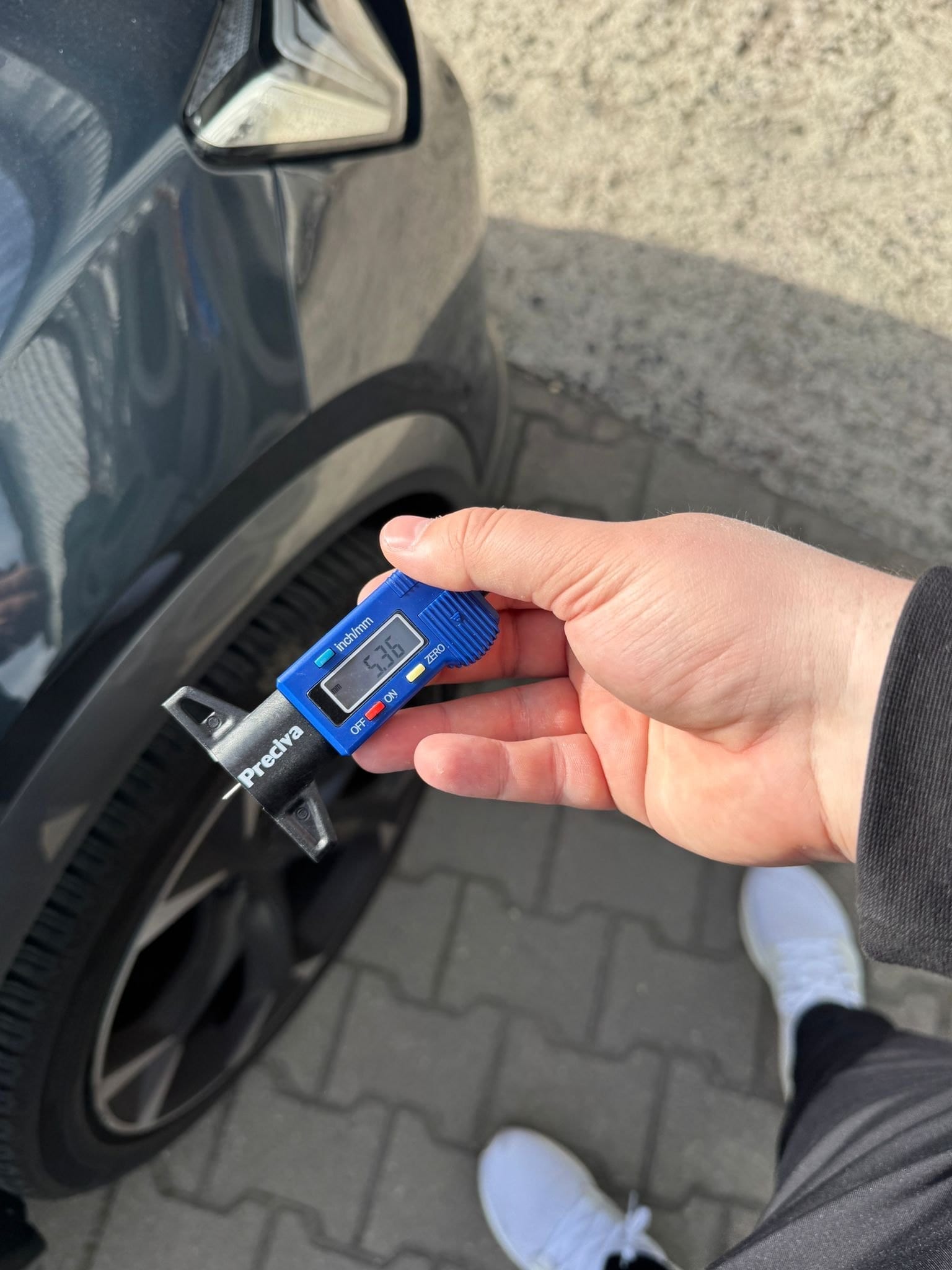 Reifen-Profilmessung — bei Motorrad-Unfällen besonders relevant für die Schuldfrage